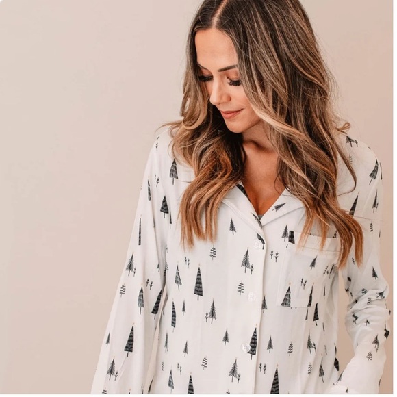 willow & co Other - New Willow & co Enchanted Pines Long Sleeve button down Bamboo Pajama set